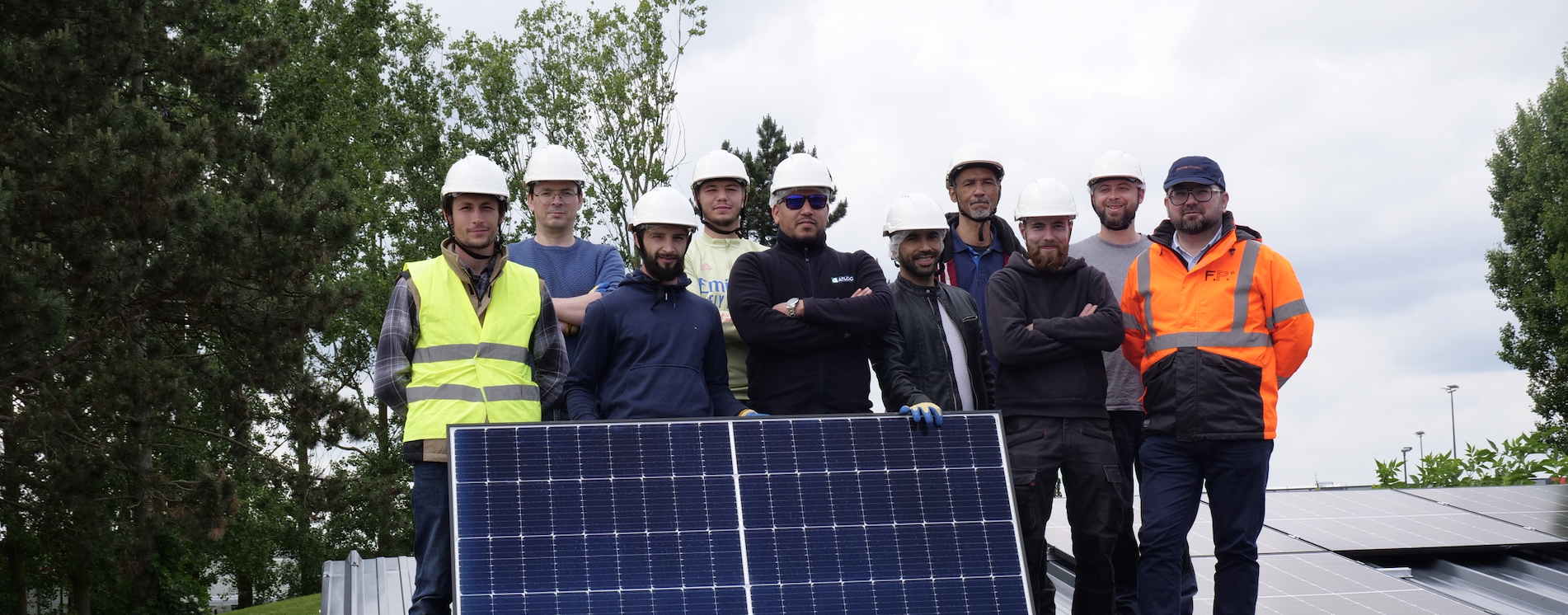 découvrez notre formation spécialisée en photovoltaïques, conçue pour vous initier aux technologies solaires, aux installations et à l'entretien de panneaux photovoltaïques. apprenez avec des experts du secteur et boostez vos compétences dans les énergies renouvelables.