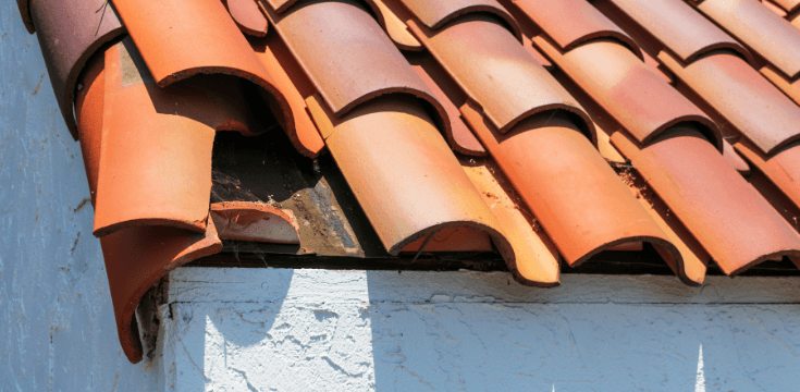 découvrez comment identifier et réparer efficacement une fuite de toit. ce guide pratique vous donnera des conseils pour protéger votre maison des dégâts d'eau et maintenir votre toiture en bon état.