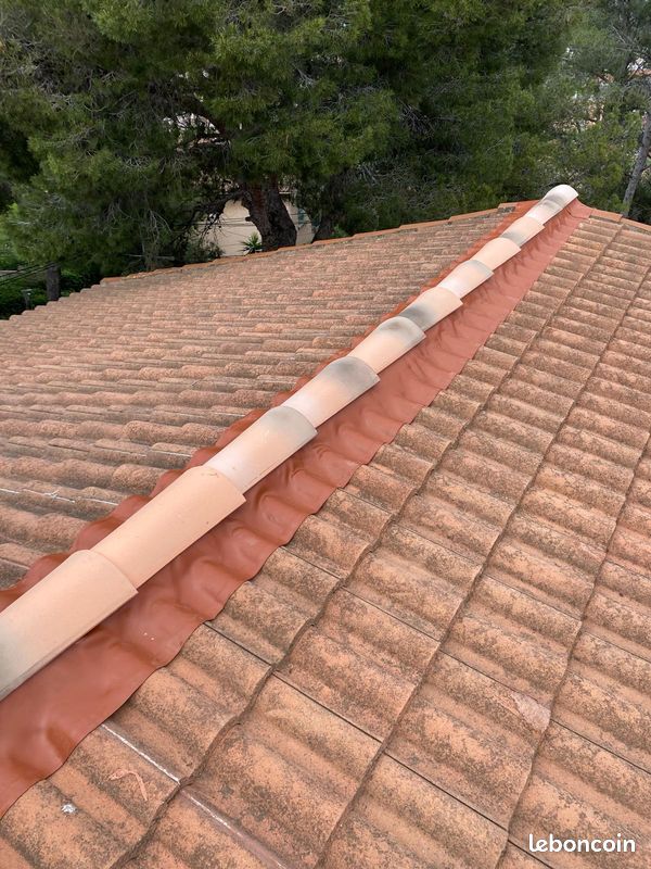 découvrez comment identifier et réparer une fuite de toiture pour protéger votre maison des dégâts d'eau. suivez nos conseils d'experts pour un entretien efficace et des solutions durables.