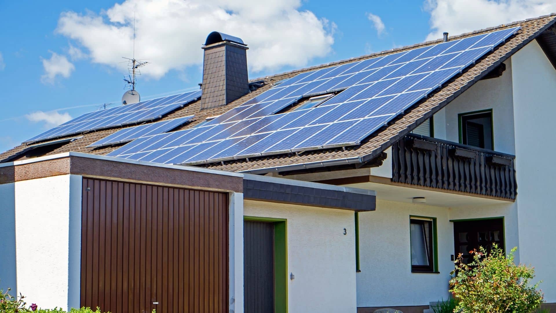 découvrez tout ce que vous devez savoir sur la garantie des panneaux solaires. protégez votre investissement avec une couverture fiable et apprenez comment choisir des panneaux solaires qui offrent les meilleures garanties sur le marché. informez-vous sur les droits et les protections offertes aux consommateurs pour une installation solaire sereine.