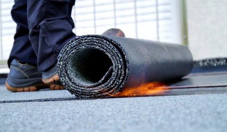 découvrez tout sur le goudron pour toiture : ses avantages, ses applications et des conseils pour une pose réussie. protégez votre maison des intempéries avec un matériau durable et efficace.