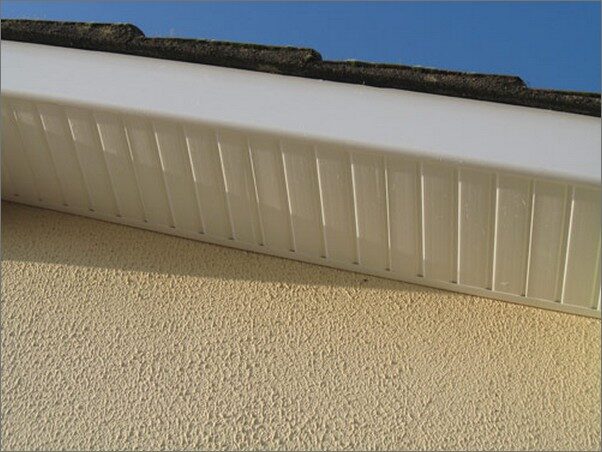 découvrez notre service d'habillage dessous de toit, alliant esthétique et protection. prolongez la durée de vie de votre toiture tout en apportant une touche décorative à votre maison. optez pour des matériaux durables et un savoir-faire professionnel pour sublimé votre habitation.