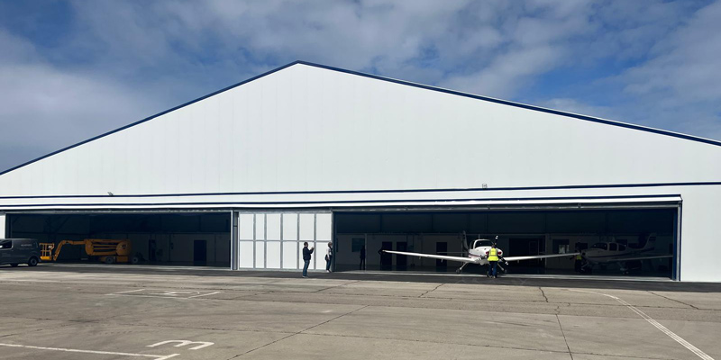 découvrez notre hangar spacieux et polyvalent, idéal pour le stockage, les événements ou des projets divers. bénéficiez d'un espace sécurisé et accessible, parfaitement adapté à vos besoins spécifiques.