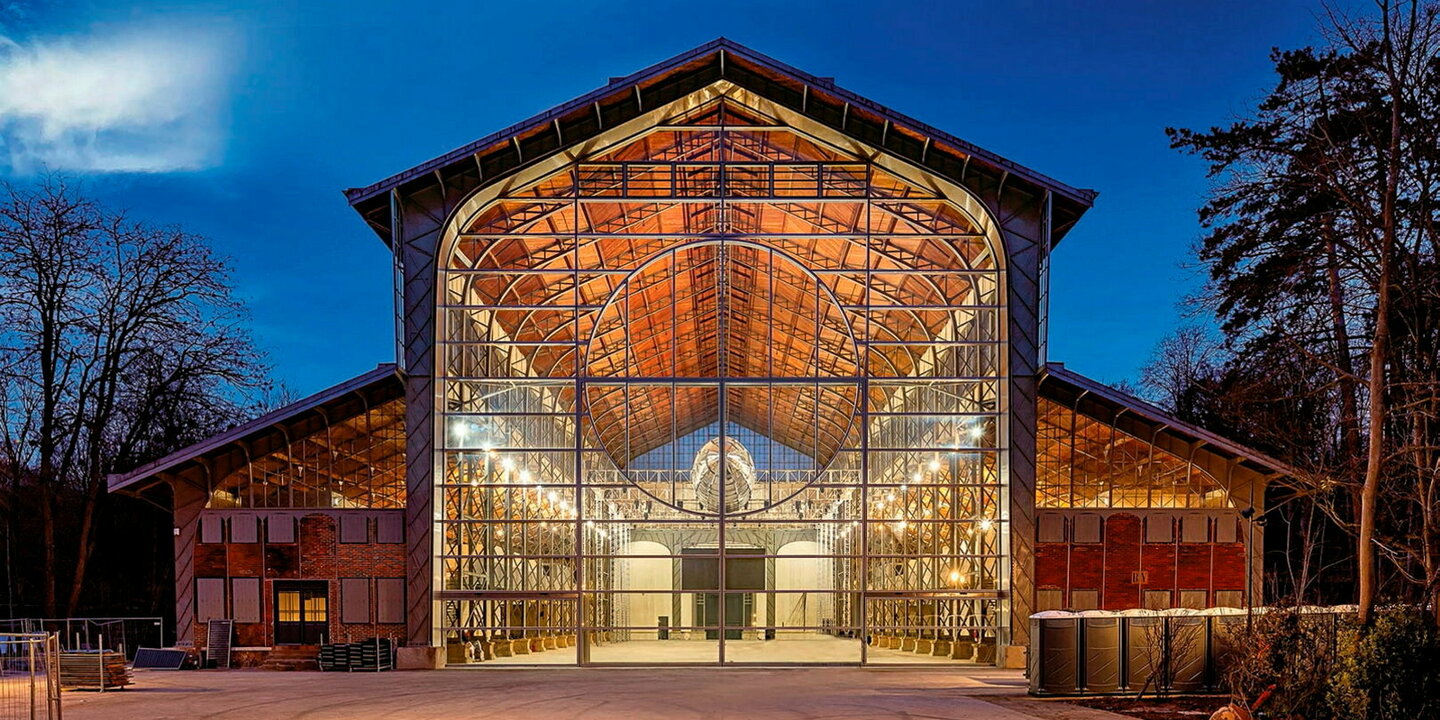 découvrez notre hangar, un espace polyvalent idéal pour le stockage, les activités industrielles ou l'organisation d'événements. conçu pour répondre à vos besoins, ce hangar offre sécurité, accessibilité et une large superficie pour toutes vos projets.