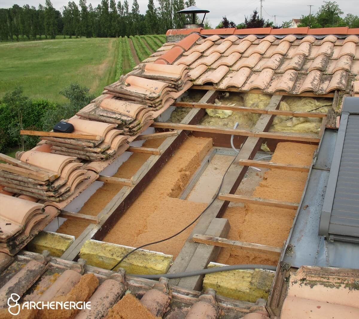 découvrez l'importance de l'isolation extérieure des toits pour améliorer le confort de votre habitation et réduire vos factures d'énergie. explorez nos conseils et solutions pour une toiture bien isolée qui protège votre maison des intempéries et optimise l'efficacité énergétique.