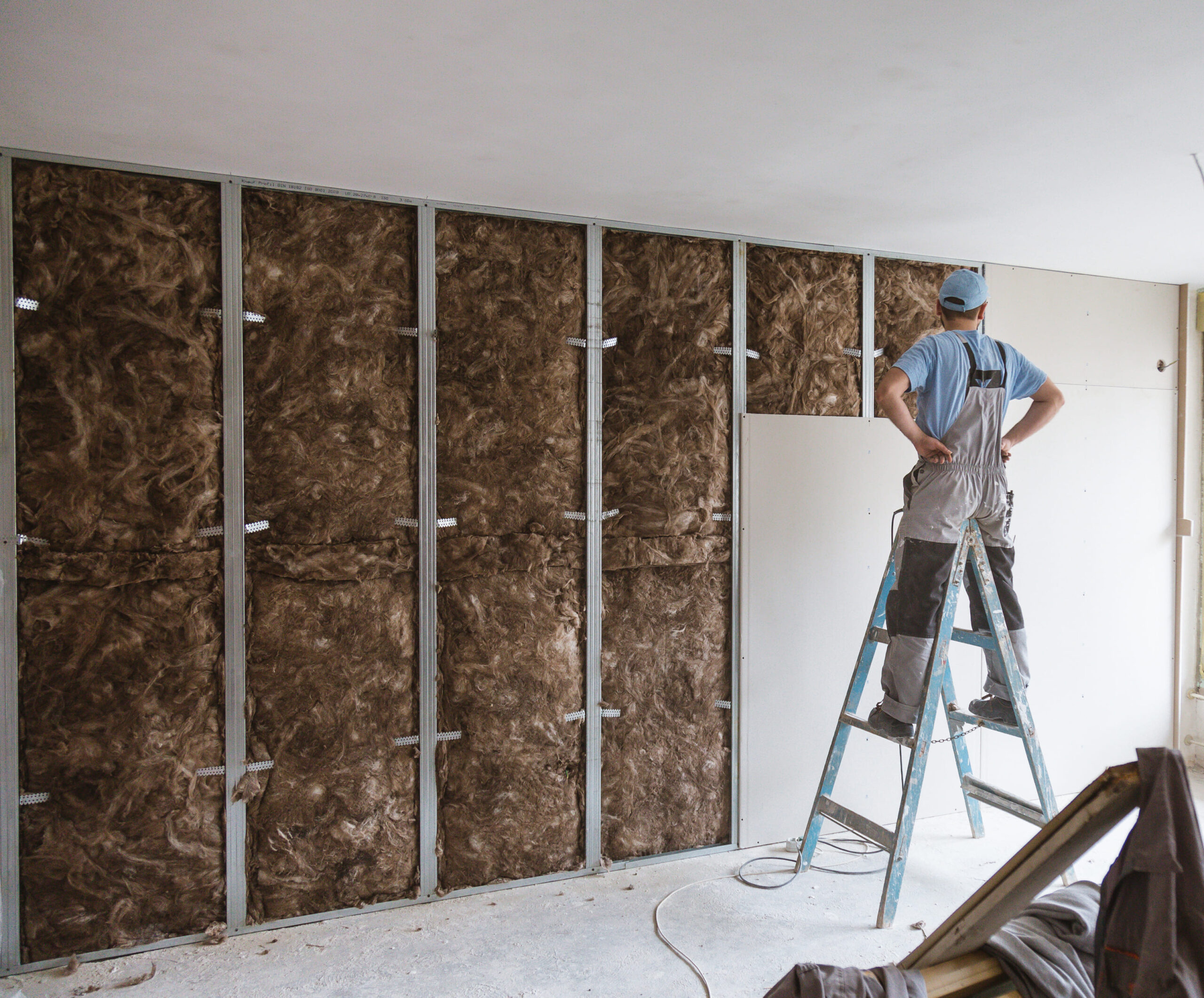 découvrez comment améliorer l'isolation de votre garage pour optimiser le confort de votre maison et réduire vos factures d'énergie. explorez les meilleures techniques et matériaux adaptés à chaque type de garage.