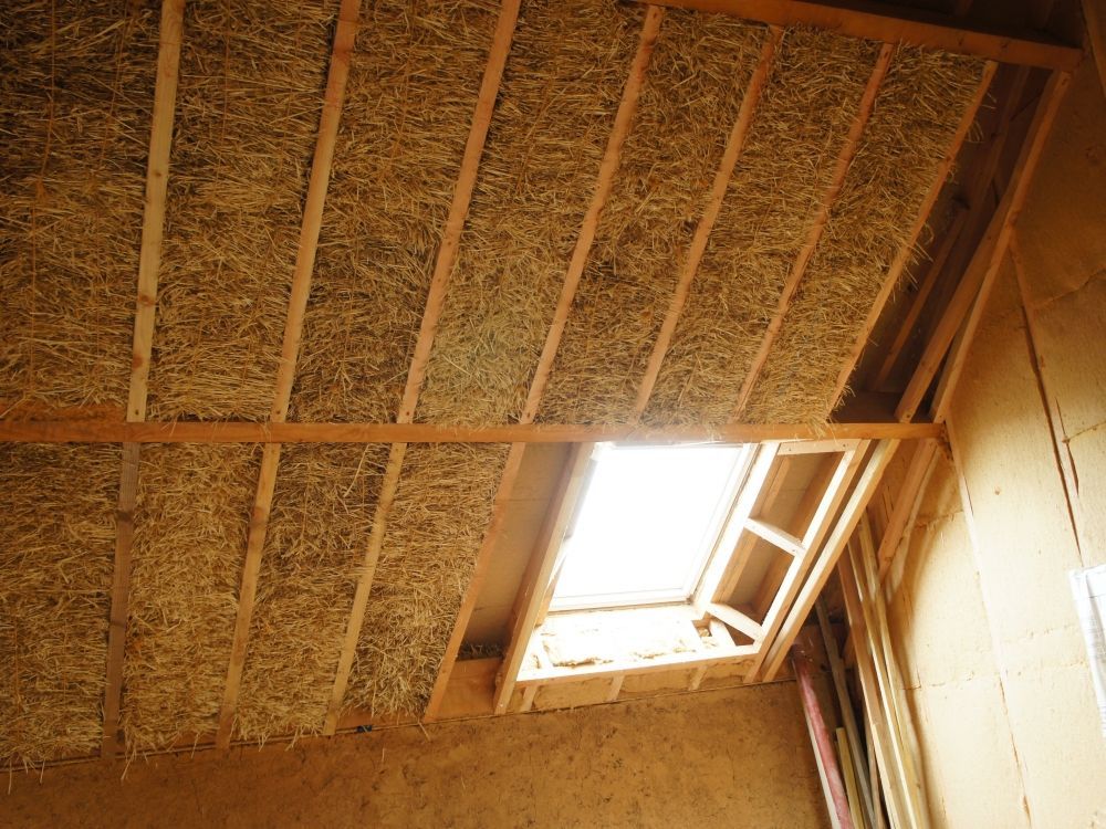 découvrez l'importance de l'isolation de votre toit pour améliorer le confort de votre maison et réduire vos factures d'énergie grâce à des matériaux efficaces et durables.