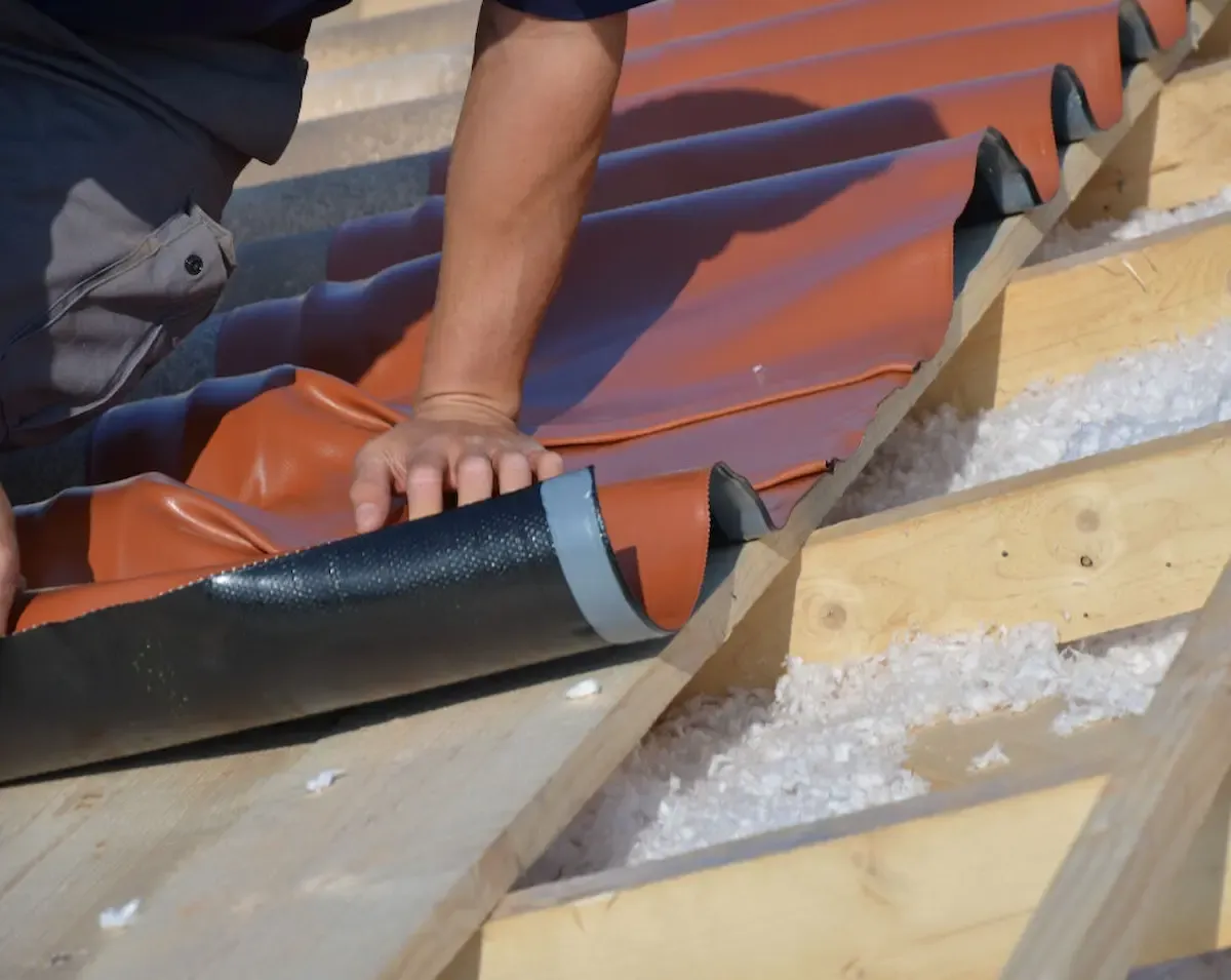 découvrez nos solutions d'isolation pour toit extérieur, alliant performance énergétique et confort thermique. protégez votre maison des intempéries tout en réduisant vos factures d'énergie grâce à nos techniques innovantes et durables.