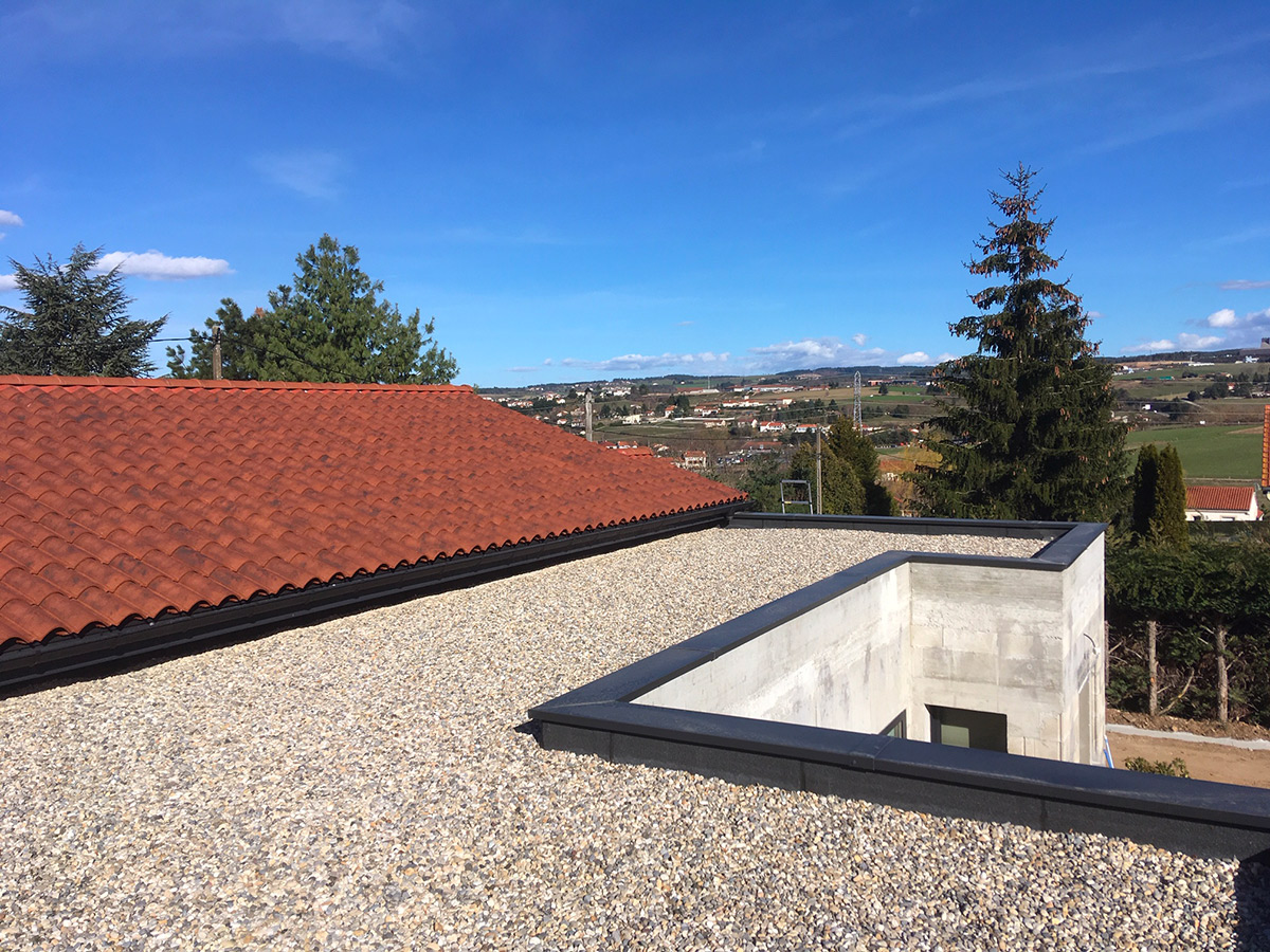 découvrez nos solutions d'isolation pour toit terrasse, optimisant l'efficacité énergétique de votre maison tout en garantissant confort et durabilité. protégez votre espace de vie des variations climatiques grâce à notre expertise.