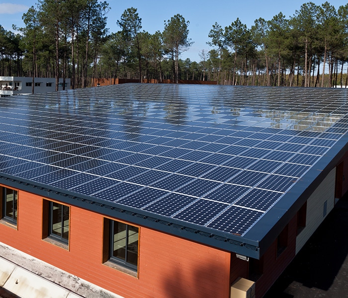 découvrez nos solutions de location de toits solaires pour profiter d'une énergie renouvelable tout en réduisant vos factures d'électricité. optez pour une énergie verte et rentabilisez votre investissement avec nos services adaptés à vos besoins.