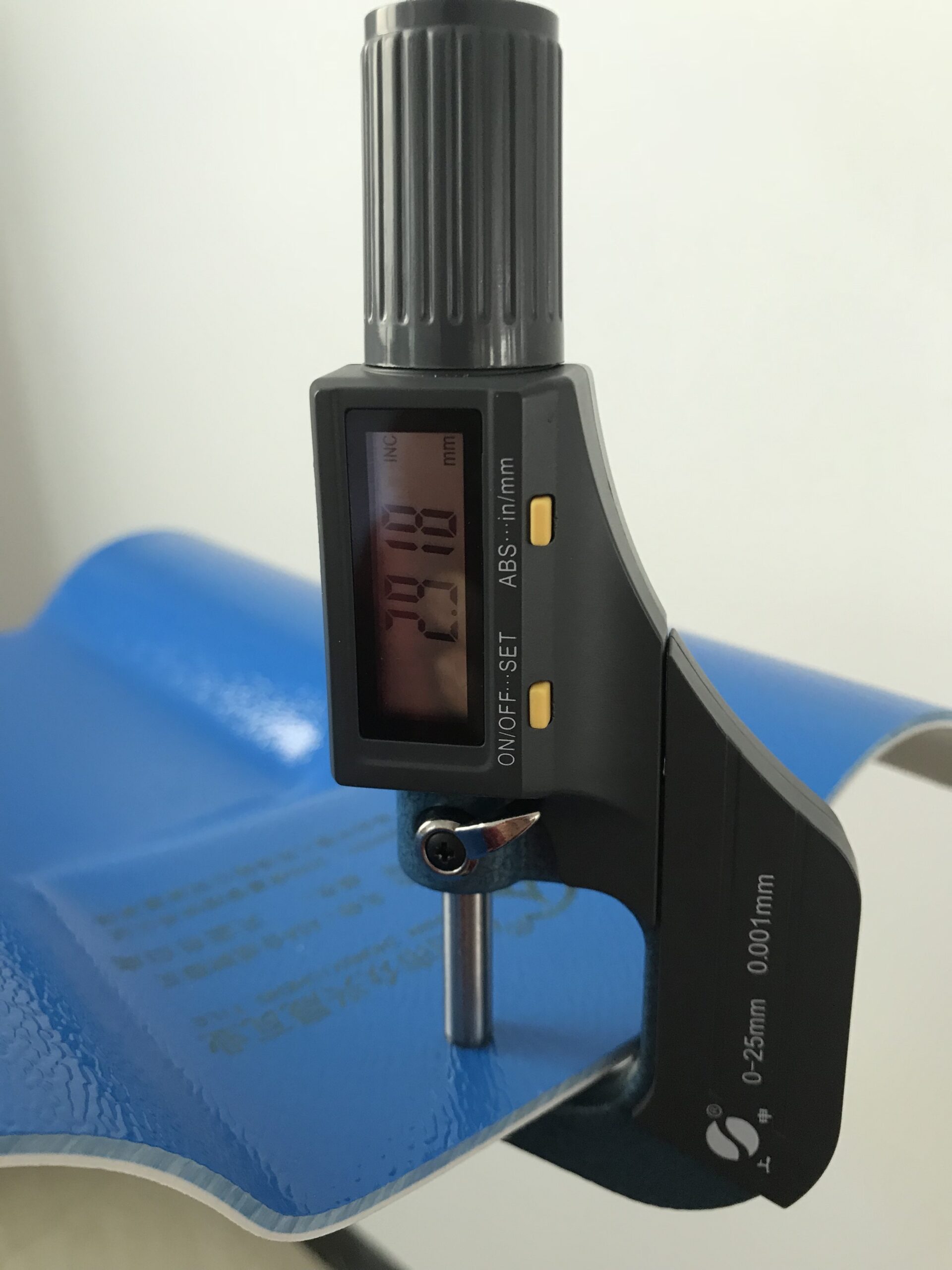 découvrez comment mesurer avec précision votre toit pour des projets de rénovation ou d'aménagement. apprenez les outils nécessaires et les étapes à suivre pour garantir un résultat optimal.