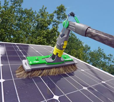 optimisez la performance de vos panneaux solaires avec notre service professionnel de nettoyage. assurez une efficacité maximale et prolongez la durée de vie de votre installation solaire grâce à nos techniques adaptées et respectueuses de l'environnement.
