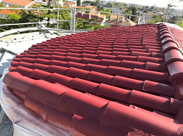 découvrez nos services professionnels de nettoyage de tuiles pour redonner éclat et propreté à votre toit. notre équipe experte utilise des techniques adaptées et des produits de qualité pour éliminer mousse et salissures. pour une toiture comme neuve, contactez-nous dès aujourd'hui !