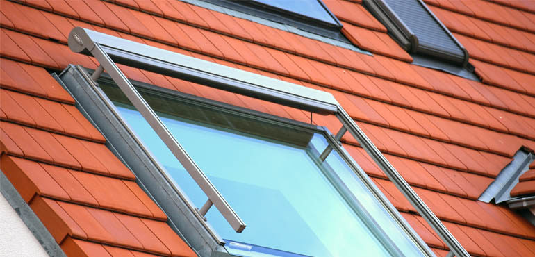 découvrez les meilleures techniques pour nettoyer efficacement votre toit. apprenez à éliminer la mousse, les taches et les débris pour prolonger la vie de votre toiture et améliorer l’esthétique de votre maison. suivez nos conseils pratiques et sécurisés pour un toit impeccable.