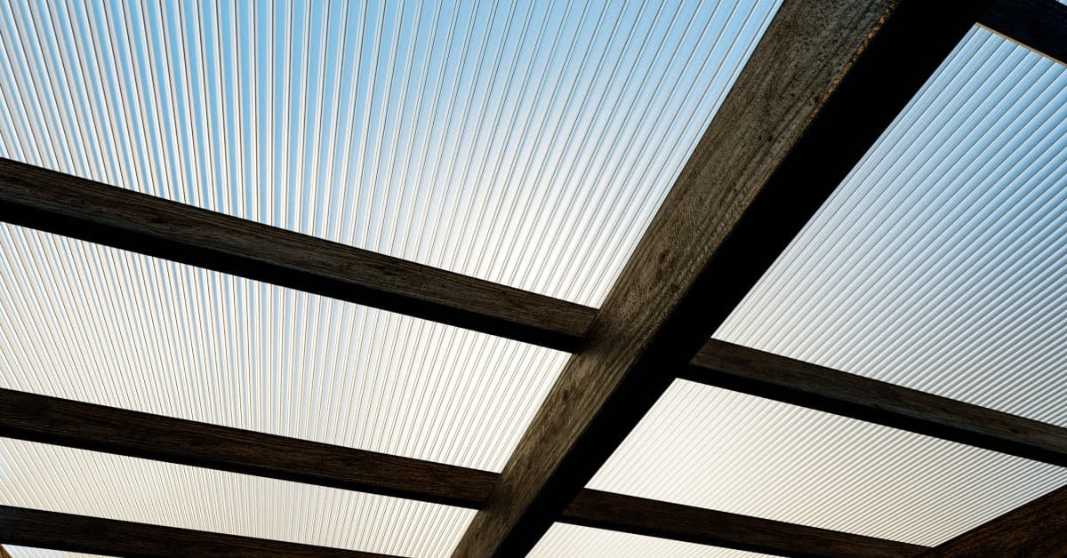 découvrez des méthodes efficaces pour nettoyer le toit de votre véranda et lui redonner tout son éclat. profitez de conseils pratiques et d'astuces pour entretenir durablement votre espace de vie extérieur.