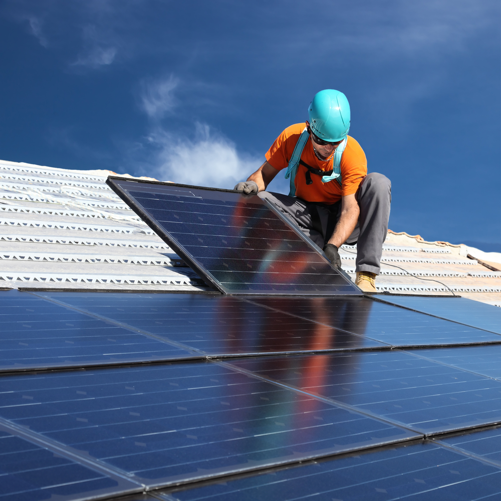 découvrez l'importance de l'orientation des toits photovoltaïques pour optimiser la production d'énergie solaire. apprenez comment choisir le meilleur angle et direction pour maximiser l'efficacité de vos panneaux solaires et réduire votre empreinte carbone.