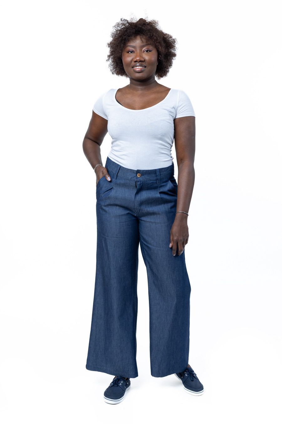 découvrez notre collection de pantalons tendance pour allier confort et style. que vous recherchiez un pantalon décontracté, habillé ou pour le sport, trouvez le modèle parfait qui s'adapte à toutes vos occasions.