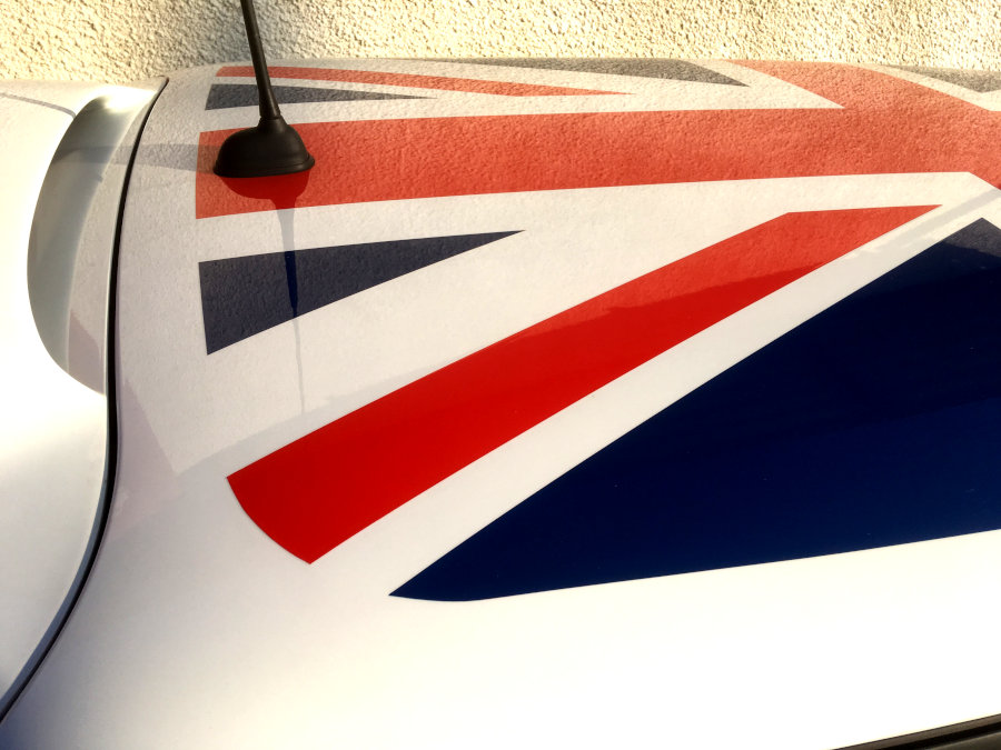 découvrez nos conseils et astuces pour peindre le toit de votre voiture. apprenez les techniques, les matériaux nécessaires et les étapes à suivre pour donner une nouvelle vie à votre véhicule. transformez son apparence avec notre guide pratique sur la peinture automobile.