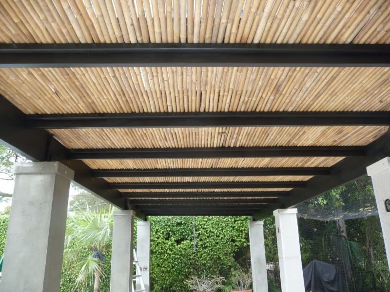découvrez notre pergola en bambou, une solution élégante et naturelle pour embellir votre extérieur. profitez d'un espace ombragé tout en ajoutant une touche exotique à votre jardin ou terrasse.