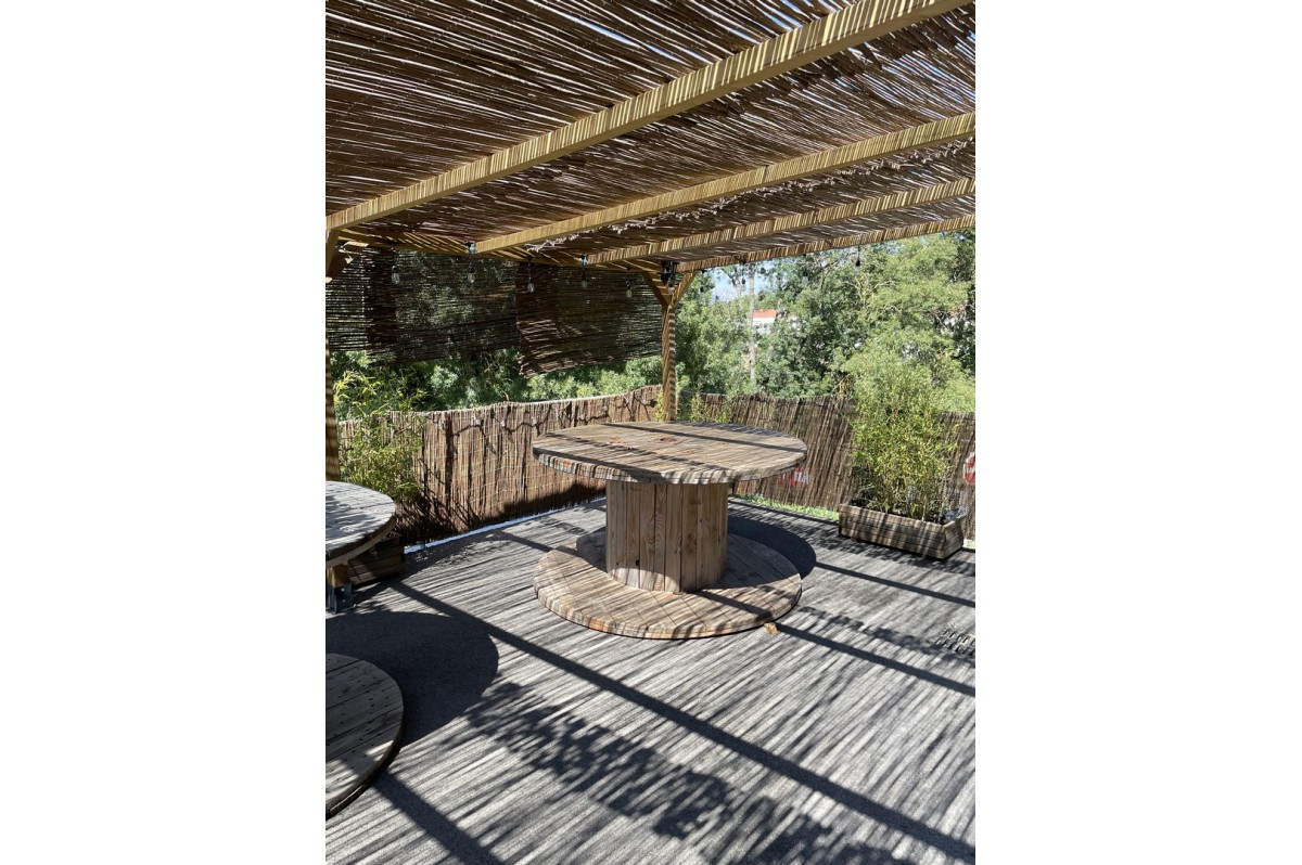 découvrez notre sélection de pergolas canisse, idéales pour profiter de votre extérieur tout en étant à l'abri du soleil. alliez esthétique et confort avec nos structures robustes et élégantes, parfaites pour embellir votre jardin ou terrasse.