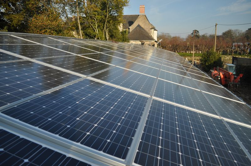 découvrez comment les panneaux photovoltaïques peuvent transformer les monuments en sources d'énergie durable, alliant préservation du patrimoine et innovations écologiques. explorez les avantages et les projets exemplaires dans notre article.