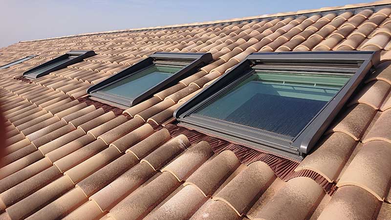 découvrez nos services professionnels de pose de fenêtres de toit pour améliorer la luminosité et l'esthétique de votre espace. obtenez des conseils personnalisés et un devis gratuit pour transformer votre grenier en un lieu agréable et lumineux.