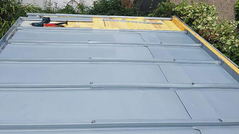 découvrez nos services professionnels pour la pose de toit en zinc. offrez à votre toiture une finition esthétique et durable, tout en bénéficiant de l'expertise de nos équipes qualifiées. contactez-nous pour un devis personnalisé.