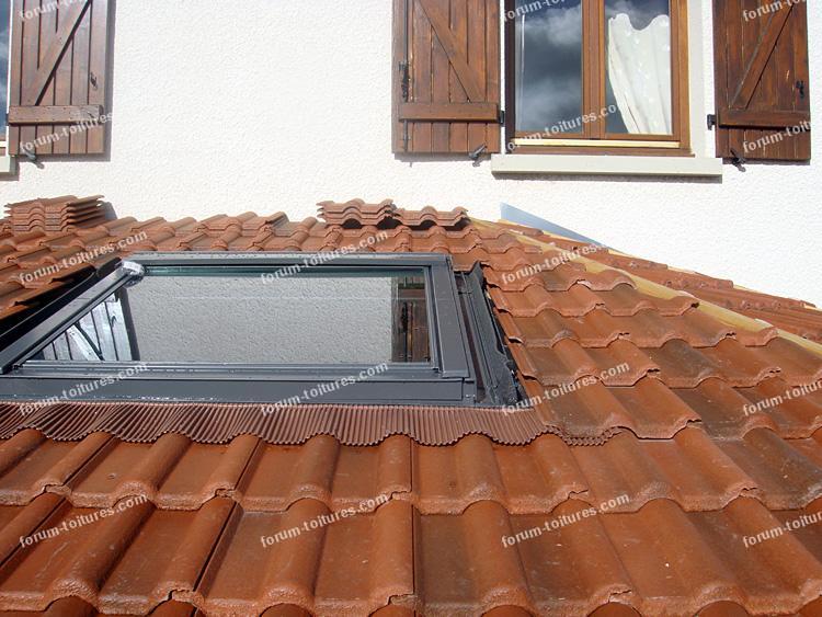 découvrez nos services de pose de velux sur toiture en tuiles pour maximiser l'éclairage naturel de votre intérieur. profitez d'une installation professionnelle, d'une large gamme de fenêtres de toit et d'un travail soigné qui valorise votre espace de vie. contactez-nous pour un devis personnalisé!