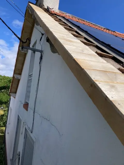 apprenez à poser des voliges pour votre toit avec notre guide complet. découvrez les étapes essentielles, des conseils pratiques et les matériaux nécessaires pour assurer une installation solide et durable. transformez votre toiture en toute simplicité !