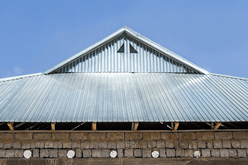 découvrez nos conseils pratiques pour poser des tôles sur un toit. apprenez les étapes essentielles, les matériaux nécessaires et les astuces pour garantir une installation réussie et durable. transformez votre toiture avec nos recommandations expertes.