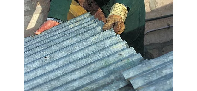 découvrez notre guide complet sur la pose de tôles sur un toit. apprenez les étapes essentielles, les matériaux nécessaires et des astuces pour garantir une installation durable et sécurisée. optimisez votre toiture avec notre savoir-faire !