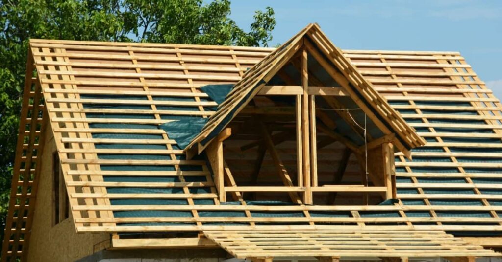 découvrez nos conseils et techniques pour poser des fermes de toit avec précision et efficacité. apprenez à garantir la solidité et la durabilité de votre charpente tout en respectant les normes de construction.