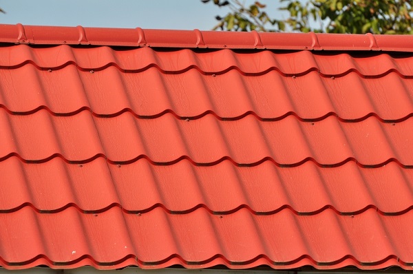 découvrez comment poser une tôle de toit efficacement avec nos conseils pratiques et astuces. transformez votre toiture en un espace durable et esthétique, tout en garantissant une protection optimale contre les intempéries.