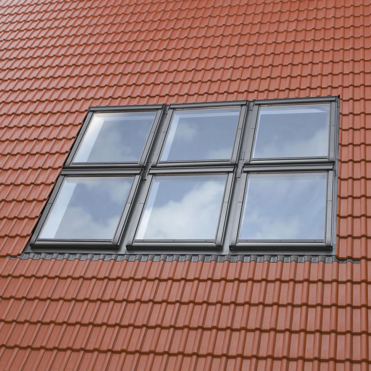 découvrez tout ce qu'il faut savoir sur le raccord toit-mur : techniques, matériaux et conseils pour assurer une étanchéité optimale et prolonger la durée de vie de votre bâtiment.