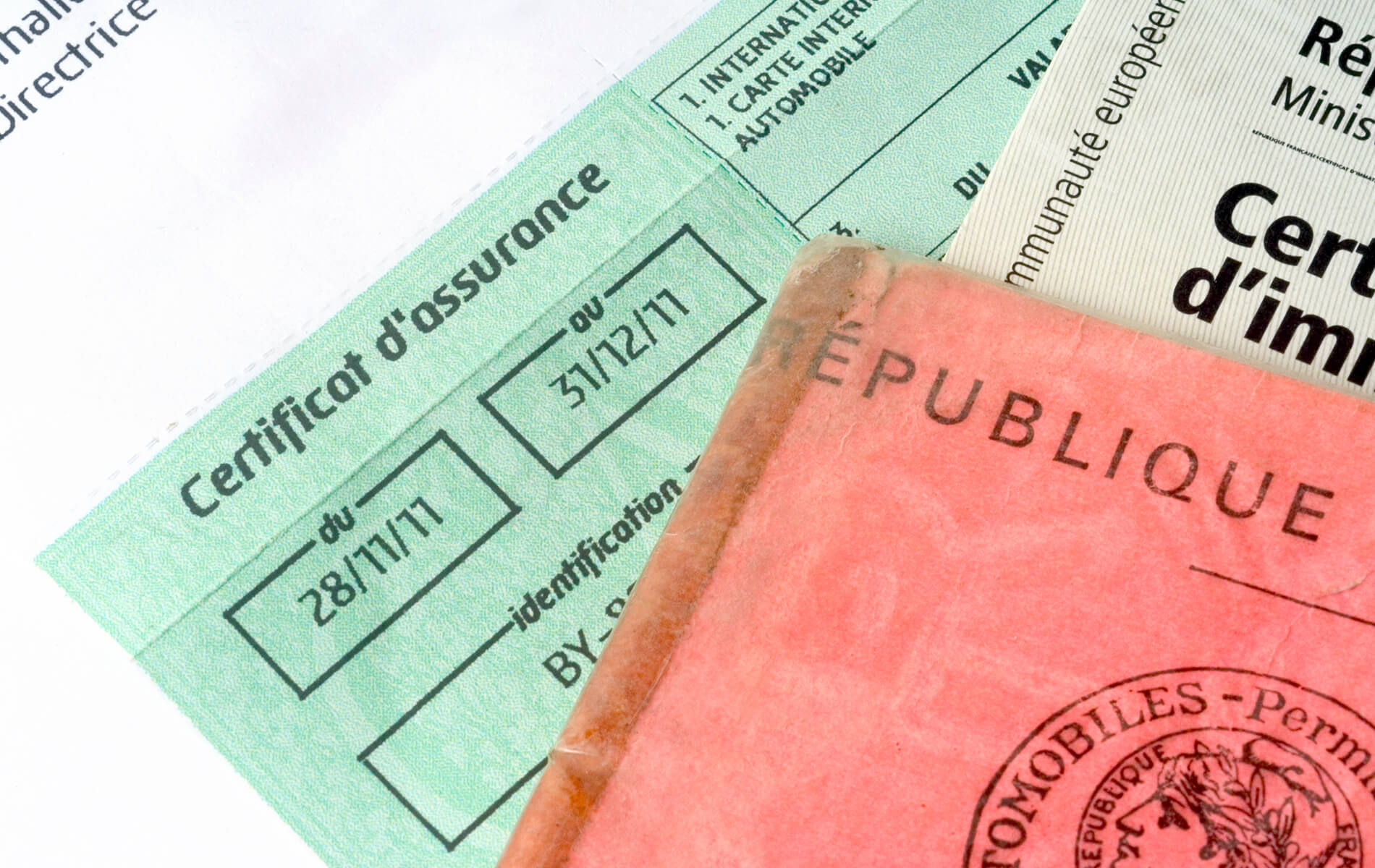 découvrez les réglementations essentielles en matière d'assurance en france. informez-vous sur les obligations légales, les droits des assurés et les dernières mises à jour pour naviguer sereinement dans le monde de l'assurance.