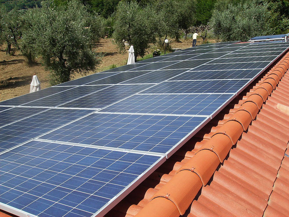 découvrez comment maximiser la rentabilité de votre toit photovoltaïque grâce à des conseils pratiques et des informations sur les subventions, l'entretien et l'optimisation de votre installation. transformez votre toiture en source d'économies et d'énergie verte!