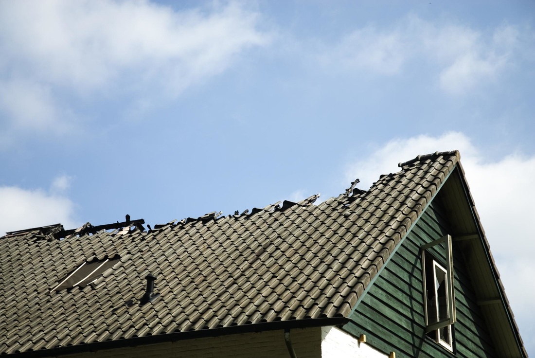 besoin d'une réparation de toit ? faites confiance à nos experts pour redonner vie à votre toiture. services rapides, efficaces et garantis pour assurer votre confort et sécurité. contactez-nous dès aujourd'hui pour un devis gratuit !