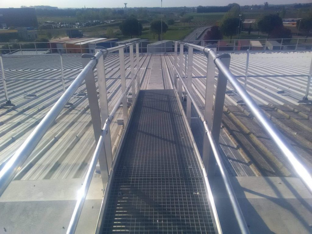 découvrez nos solutions de sécurisation pour toiture, alliant performance et protection. assurez la sécurité de votre toit contre les intempéries et les intrusions avec nos conseils d'experts et nos services de qualité.