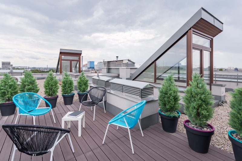 découvrez comment aménager une terrasse sur toit pour profiter d'un espace extérieur unique. idées d'aménagement, conseils pratiques et tendances pour transformer votre toit en un havre de paix.