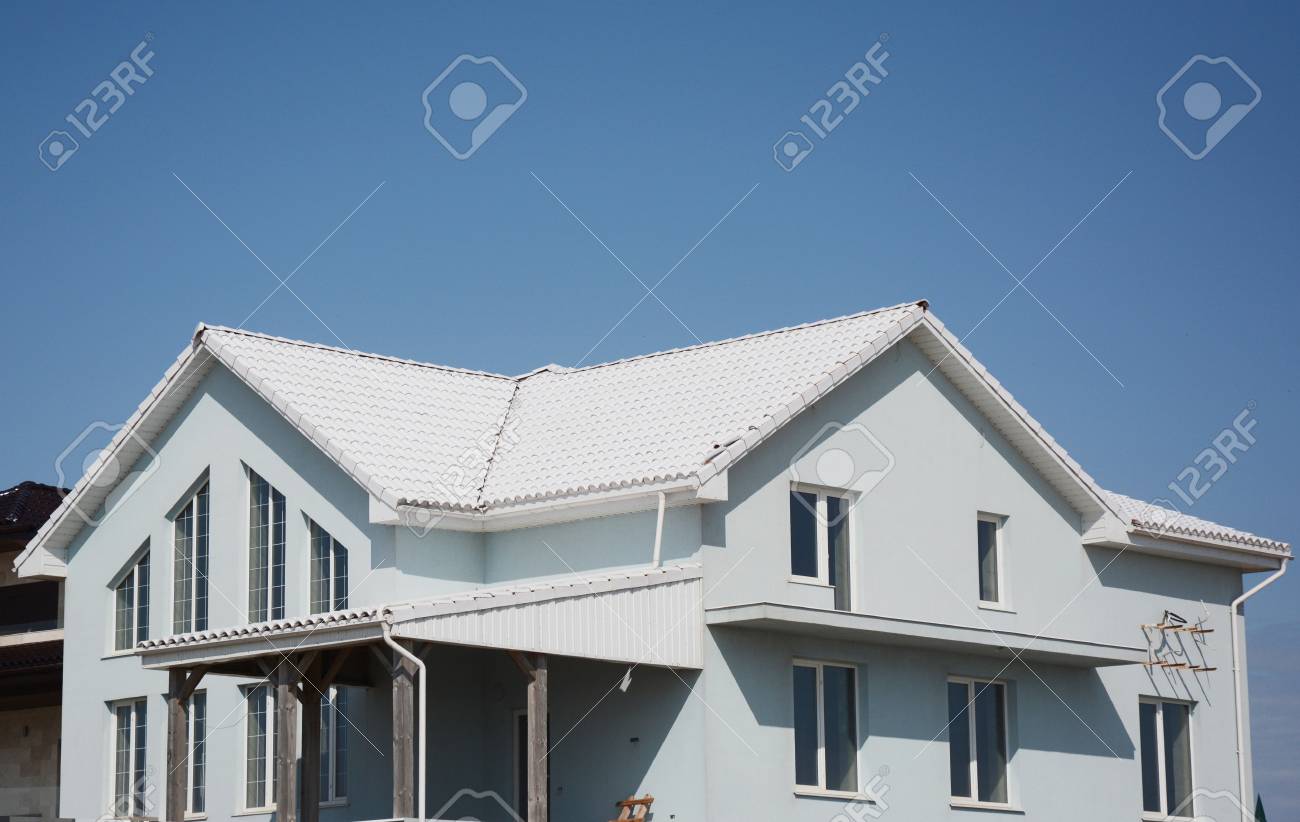 découvrez les avantages et l'esthétique d'un toit blanc, un choix écologique et élégant qui reflète la lumière, réduit la chaleur intérieure et s'intègre harmonieusement dans votre environnement. optez pour un toit blanc et transformez votre maison!