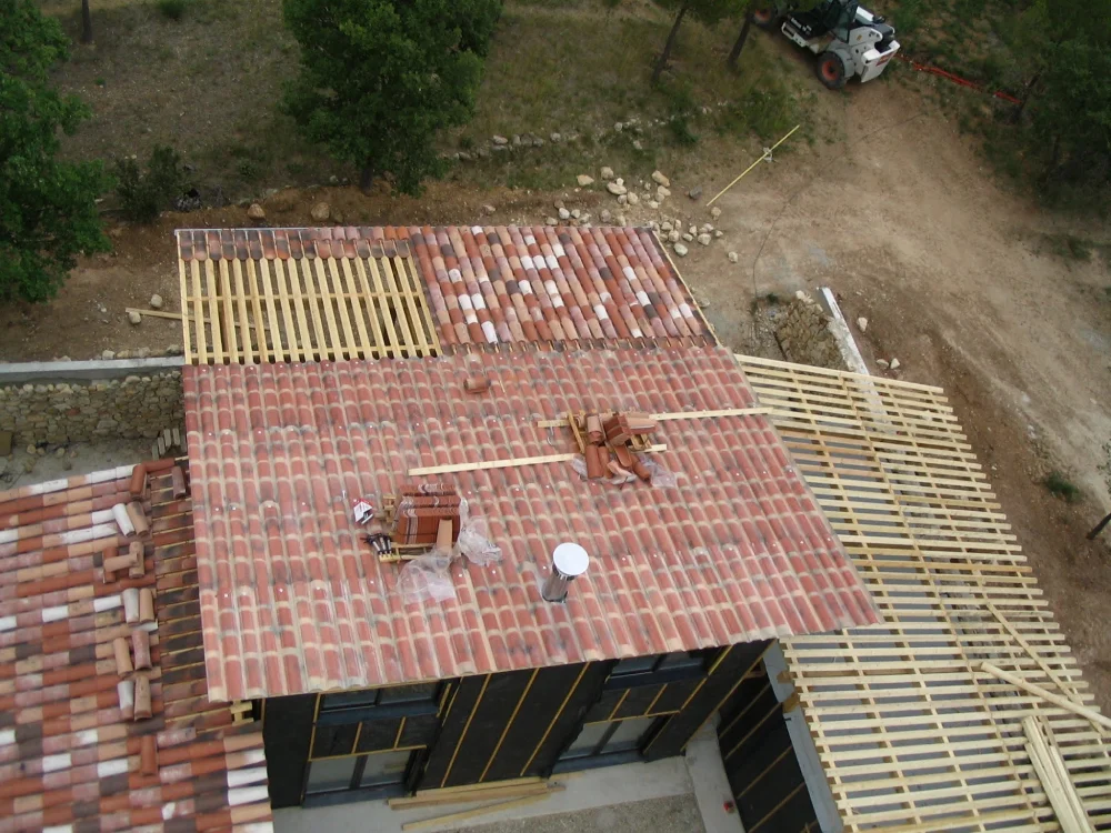 découvrez les avantages et caractéristiques du toit canal, une solution architecturale élégante et fonctionnelle pour votre maison. apprenez comment optimisez l'écoulement des eaux pluviales tout en ajoutant du charme à votre façade.
