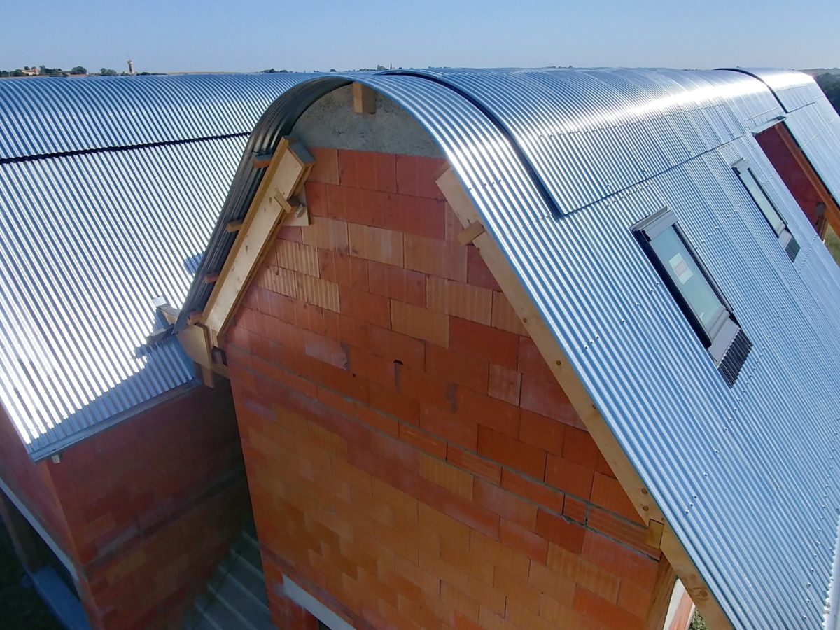 découvrez tout ce qu'il faut savoir sur le toit ondulé : ses avantages, matériaux, styles et conseils d'installation pour un revêtement durable et esthétique. transformez votre habitation avec ce choix moderne.