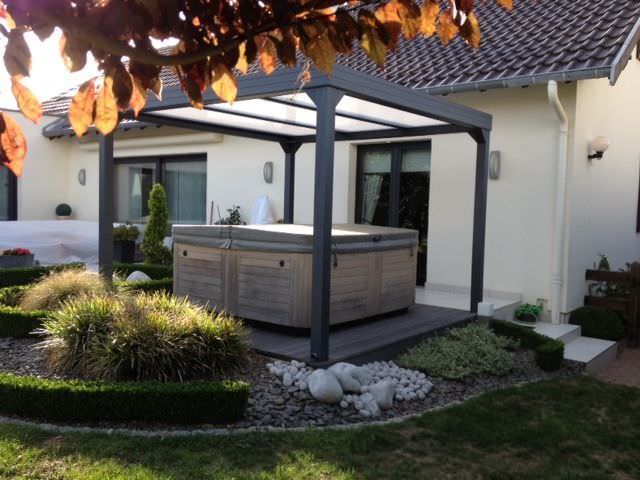 découvrez comment une pergola peut sublimer votre espace extérieur tout en vous offrant une protection élégante. explorez les matériaux, styles et idées d'aménagement pour créer un lieu confortable et esthétique.