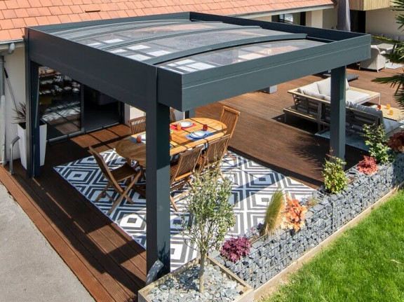 découvrez notre large sélection de toits pour pergolas, alliant esthétisme et fonctionnalité. protégez votre espace extérieur des intempéries tout en créant une ambiance chaleureuse et accueillante. idéal pour profiter pleinement de votre jardin ou terrasse.