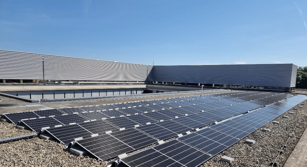découvrez notre entreprise spécialisée dans l'installation de toits photovoltaïques. optez pour une énergie renouvelable et durable tout en réduisant vos factures d'électricité. contactez-nous pour un devis personnalisé et transformez votre toiture en source d'énergie!