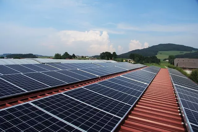 découvrez nos solutions de toit photovoltaïque pour les entreprises. optimisez votre consommation énergétique, réduisez vos coûts et engagez-vous pour l'environnement avec nos installations solaires sur mesure.