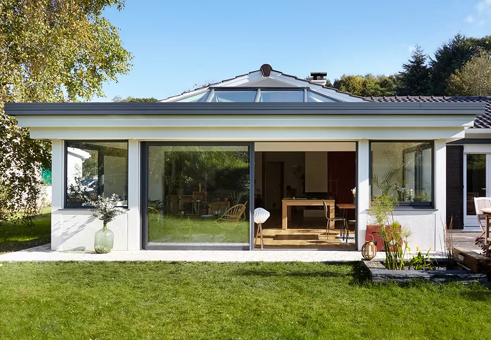 découvrez les avantages et inconvénients des toits plats, ainsi que des conseils d'entretien et de rénovation. informez-vous sur les matériaux et les techniques de construction pour optimiser votre projet de toiture.