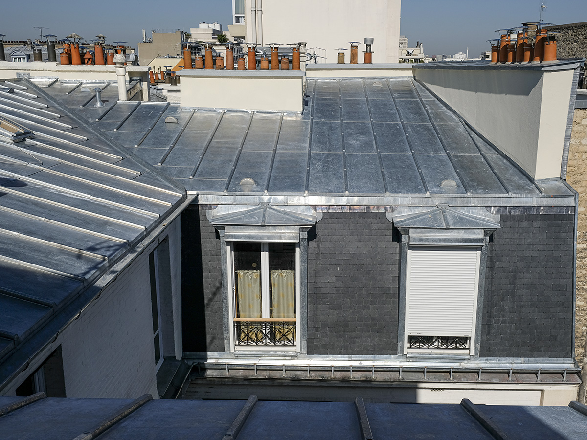 découvrez les avantages du toit en zinc, un revêtement durable et esthétique pour votre maison. apprenez-en plus sur son installation, son entretien et son impact sur l'efficacité énergétique.