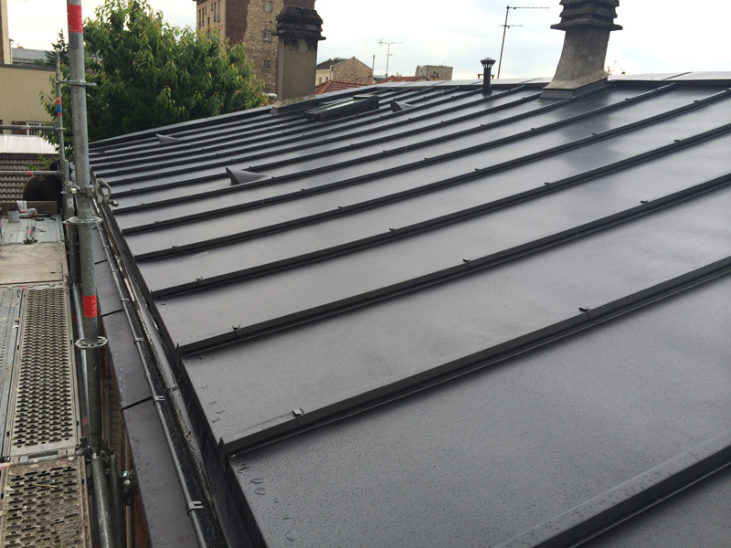 découvrez les avantages du toit en zinc, un choix durable et esthétique pour votre toiture. ce matériau résistant offre une excellente étanchéité et s'adapte à tous les styles architecturaux, tout en nécessitant peu d'entretien. optez pour un toit en zinc et valorisez votre maison.