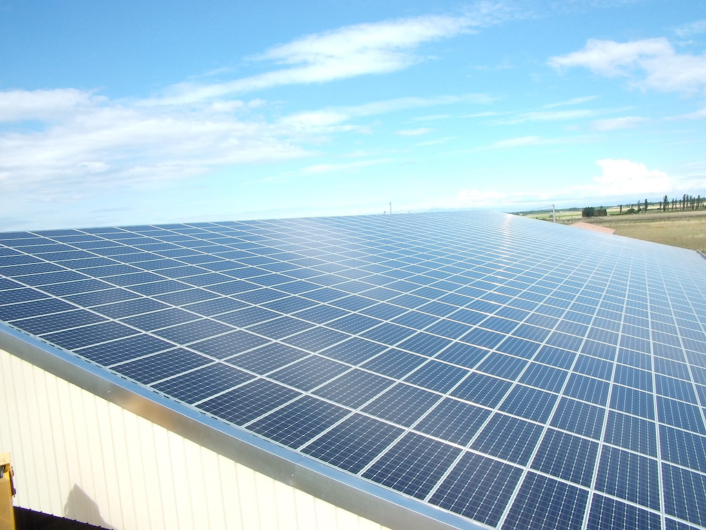 découvrez les avantages des toits photovoltaïques pour optimiser votre consommation d'énergie. transformez votre toit en une source d'énergie renouvelable et réduisez votre empreinte carbone tout en réalisant des économies sur vos factures d'électricité.